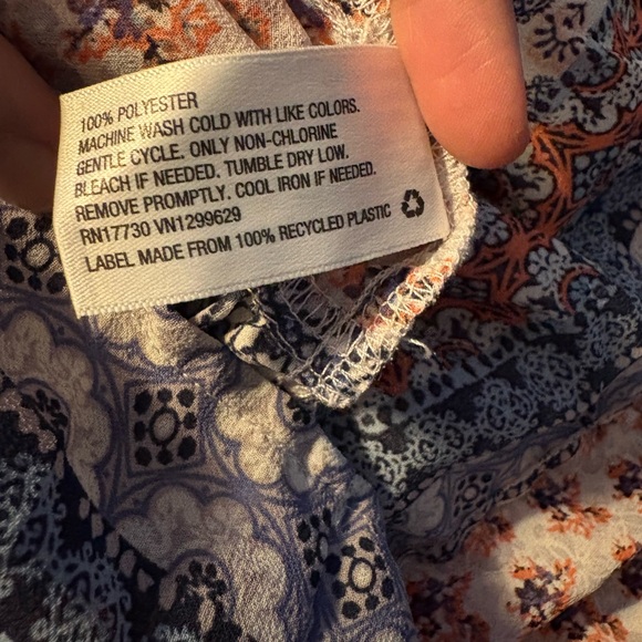 Knox Rose Floral Peasant Blouse - Red, Blue, White - Picture 4 of 4